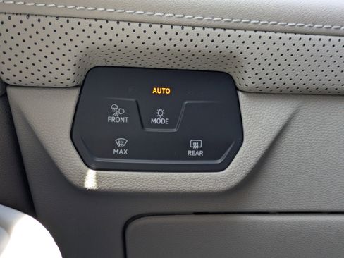 New 2026 Volkswagen Atlas SE FWD image 25