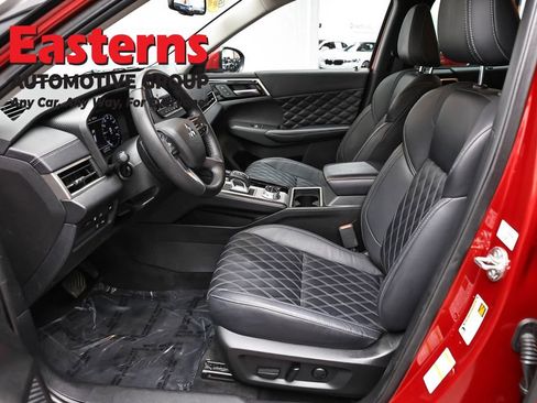 Used 2023 Mitsubishi Outlander SEL AWD/4WD image 14