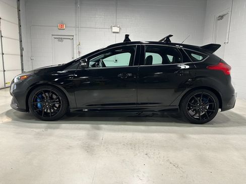 Used 2017 Ford Focus RS AWD/4WD image 18