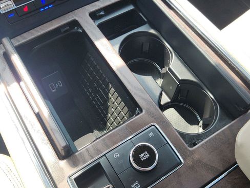 Used 2024 Lincoln Navigator Premiere AWD/4WD image 29
