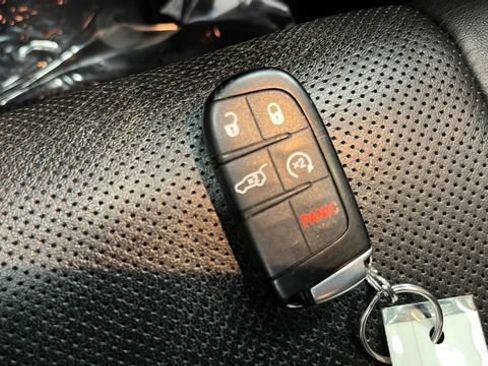 Used 2018 Dodge Durango R/T AWD/4WD image 21