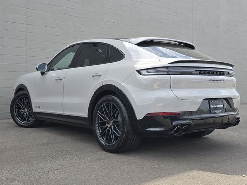 New 2026 Porsche Cayenne GTS image 3