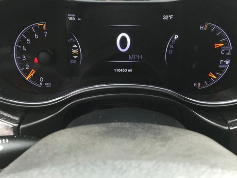 Used 2018 Jeep Grand Cherokee Altitude image 10