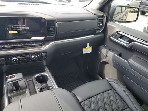 New 2025 GMC Sierra 1500 Elevation w/ Elevation Premium Package image 17