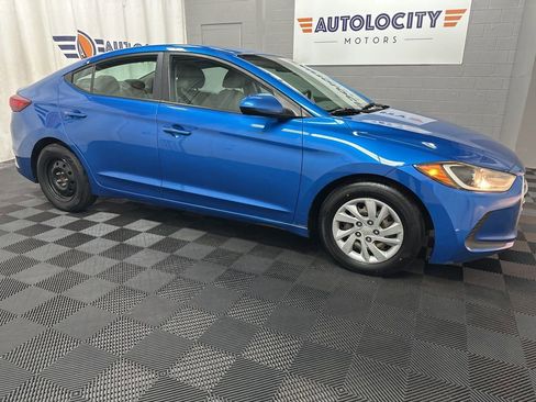 Used 2017 Hyundai Elantra SE FWD image 2