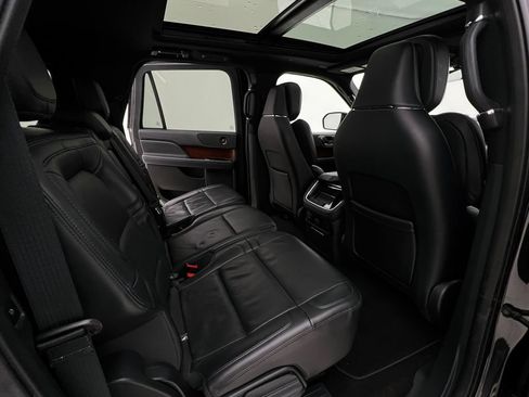 Used 2022 Lincoln Navigator L Reserve AWD/4WD image 15