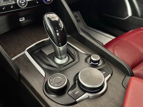 Used 2019 Alfa Romeo Giulia Ti AWD/4WD image 23