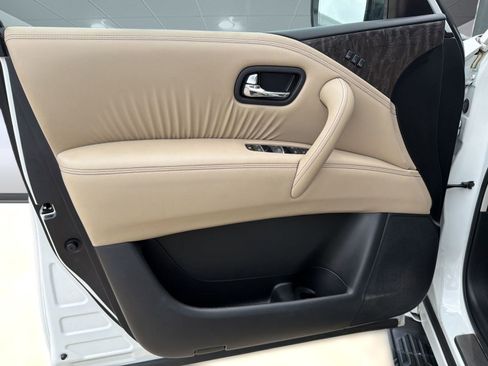 Used 2022 Nissan Armada Platinum w/ Captain's Chairs Package RWD image 13