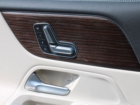 Certified 2024 Mercedes-Benz EQB 250+ image 9