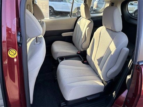 Used 2012 MAZDA MAZDA5 Touring w/ Moonroof & Audio Pkg image 17