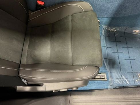 Certified 2024 Volvo C40 P8 Recharge Ultimate w/ Protection Package Premier image 22