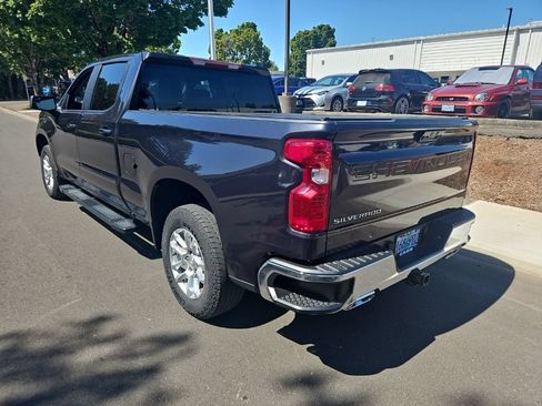 Used 2022 Chevrolet Silverado 1500 LT w/ Z71 Off-Road Package AWD/4WD image 3
