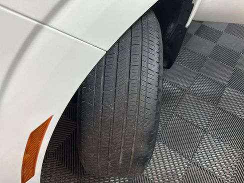 Used 2022 Nissan Frontier SV w/ Technology Package image 36