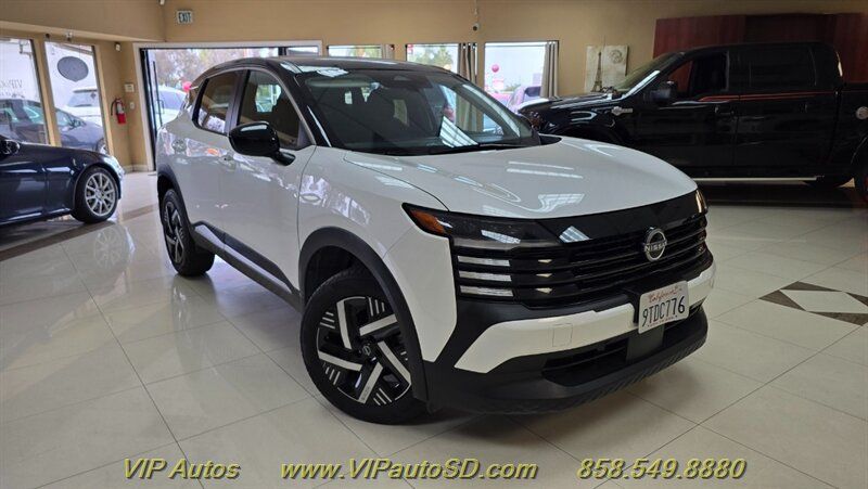Used 2025 Nissan Kicks SV FWD image 1