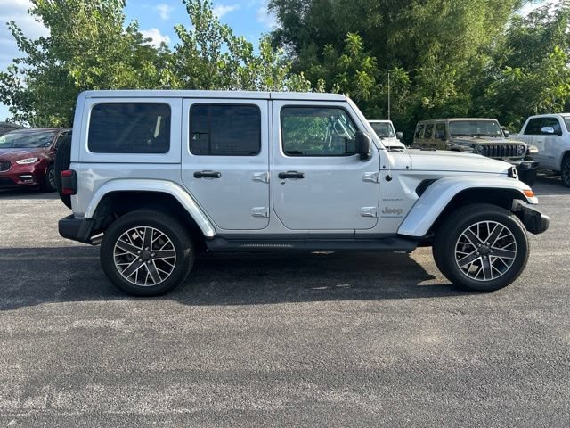 Used 2023 Jeep Wrangler Unlimited Sahara w/ Cold Weather Group AWD/4WD image 7