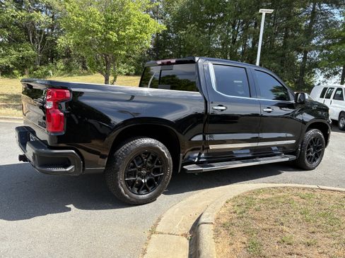 Used 2024 Chevrolet Silverado 1500 High Country w/ Technology Package AWD/4WD image 5