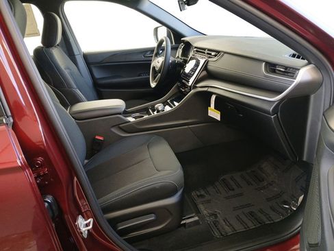 New 2026 Jeep Grand Cherokee Laredo RWD image 24