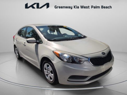 Used 2015 Kia Forte LX FWD image 1
