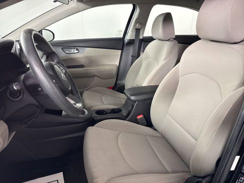 Used 2019 Kia Forte LXS FWD image 13