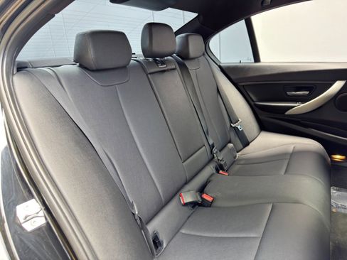Used 2017 BMW 320i xDrive Sedan image 35