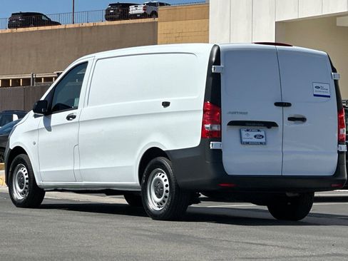 Used 2022 Mercedes-Benz Metris image 5