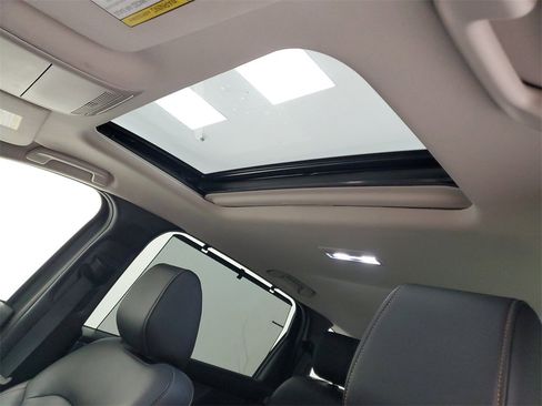 Used 2024 MAZDA CX-90 3.3 Turbo w/ Preferred Plus image 24