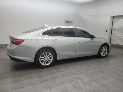 Used 2018 Chevrolet Malibu LT FWD image 10