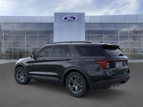 New 2026 Ford Explorer Active w/ Active Comfort Package AWD/4WD image 4