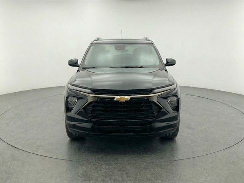 Used 2025 Chevrolet TrailBlazer LT image 2