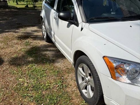 Used 2011 Dodge Caliber Mainstreet FWD image 3