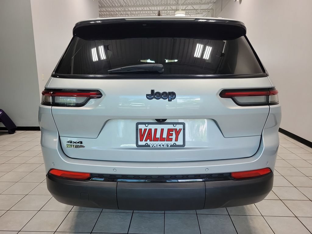 Used 2024 Jeep Grand Cherokee L Laredo AWD/4WD image 9