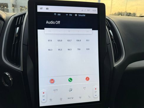 Used 2023 Ford Edge SEL w/ Convenience Package image 19