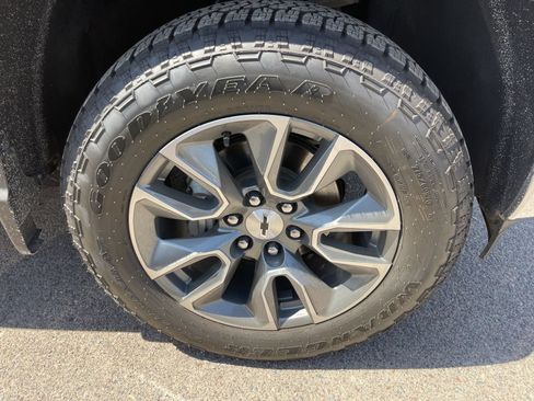Used 2023 Chevrolet Silverado 1500 LTZ AWD/4WD image 5