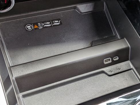 Certified 2025 Chevrolet Suburban Z71 AWD/4WD image 20