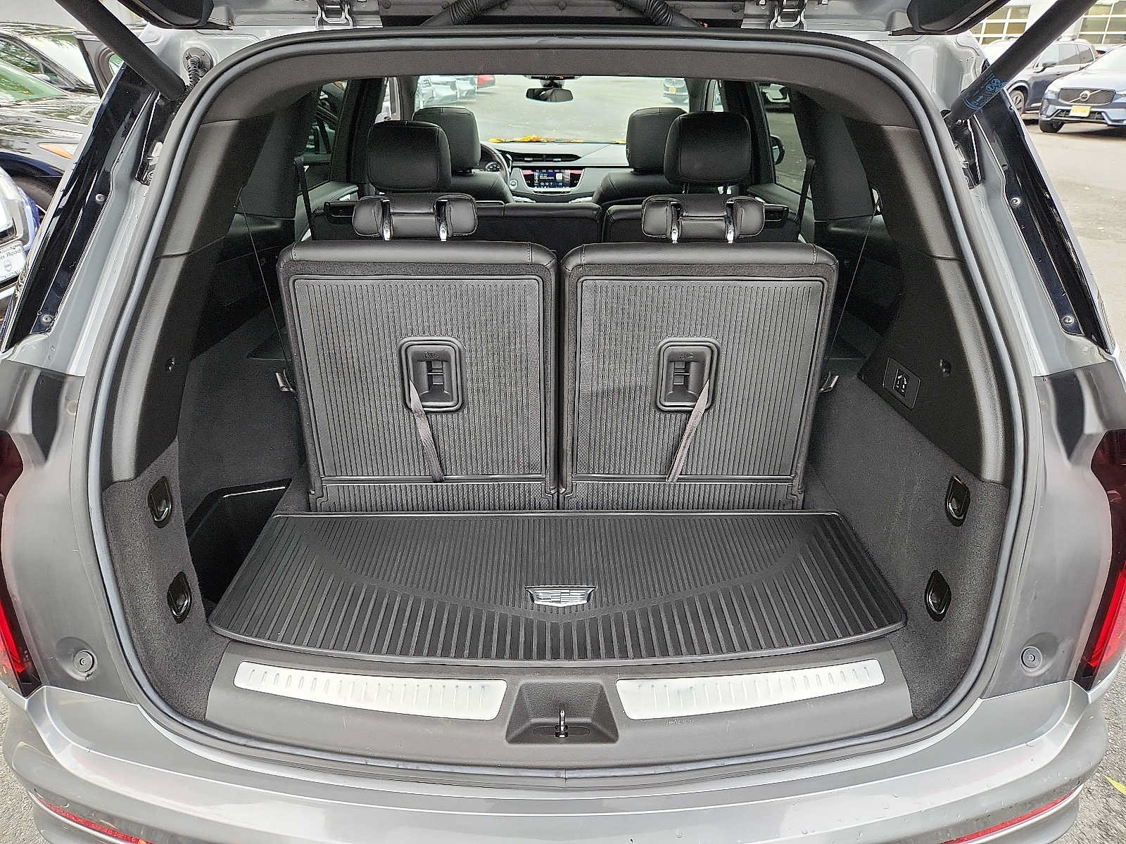 Used 2024 Cadillac XT6 Luxury w/ LPO, Floor Liner Package AWD/4WD image 27