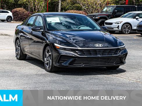 Used 2025 Hyundai Elantra Sport image 5