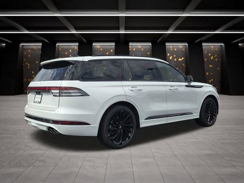 New 2026 Lincoln Aviator Reserve AWD/4WD image 2
