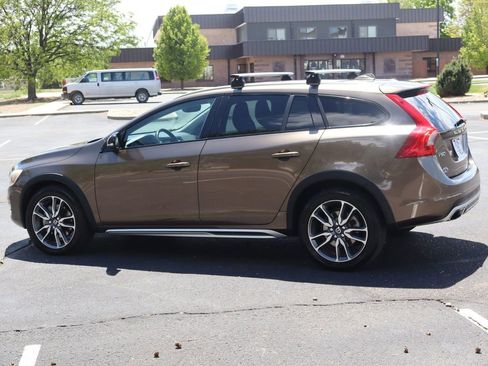Used 2015 Volvo V60 T5 Cross Country w/ Protection Package AWD/4WD image 8