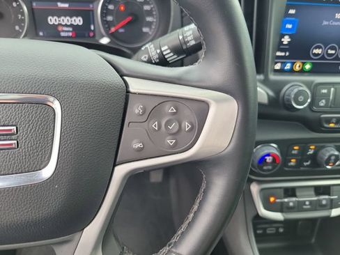 Used 2024 GMC Terrain SLT FWD image 18