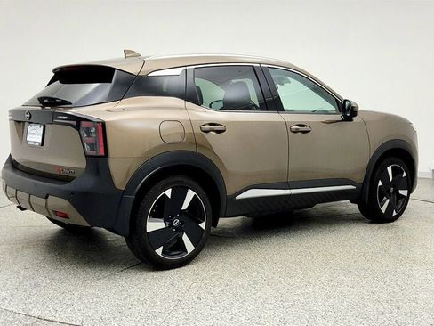 Used 2025 Nissan Kicks SR w/ SR Premium Package AWD/4WD image 5
