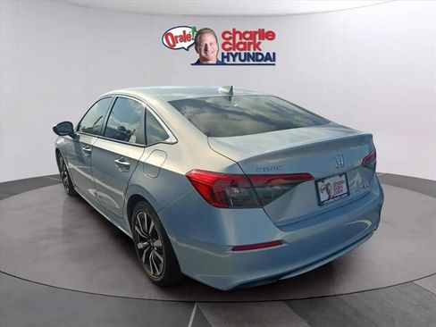 Used 2022 Honda Civic EX image 2