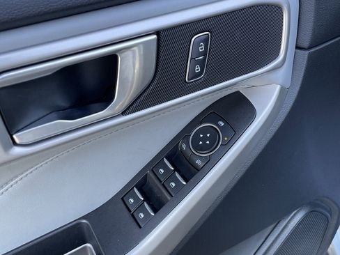 Used 2023 Ford Explorer XLT w/ Equipment Group 202A image 13