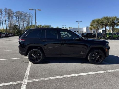 New 2025 Jeep Grand Cherokee Limited image 2