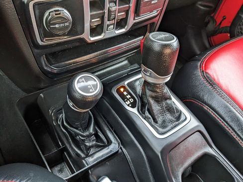 Used 2022 Jeep Gladiator Sport image 31