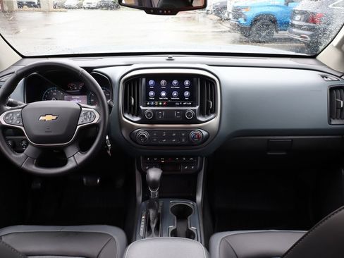 Used 2022 Chevrolet Colorado Z71 w/ Safety Package AWD/4WD image 43