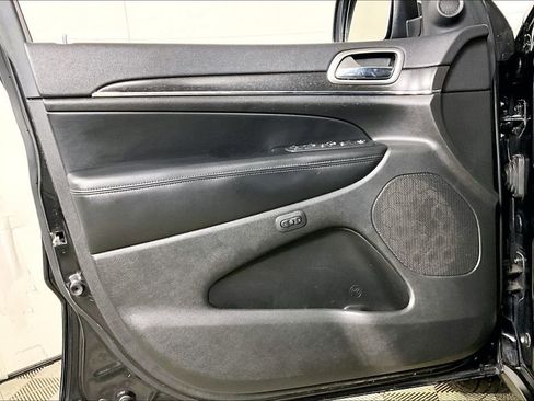 Used 2018 Jeep Grand Cherokee Limited image 20