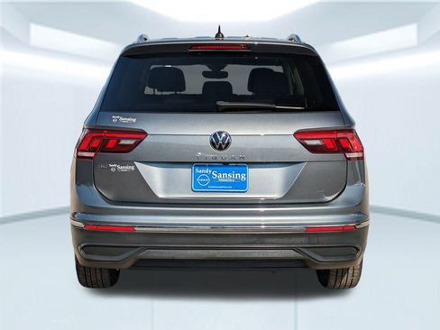 Used 2022 Volkswagen Tiguan SE image 5