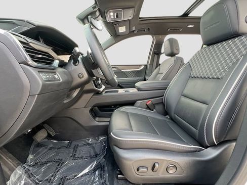 Used 2025 GMC Acadia Denali w/ Super Cruise Package image 23