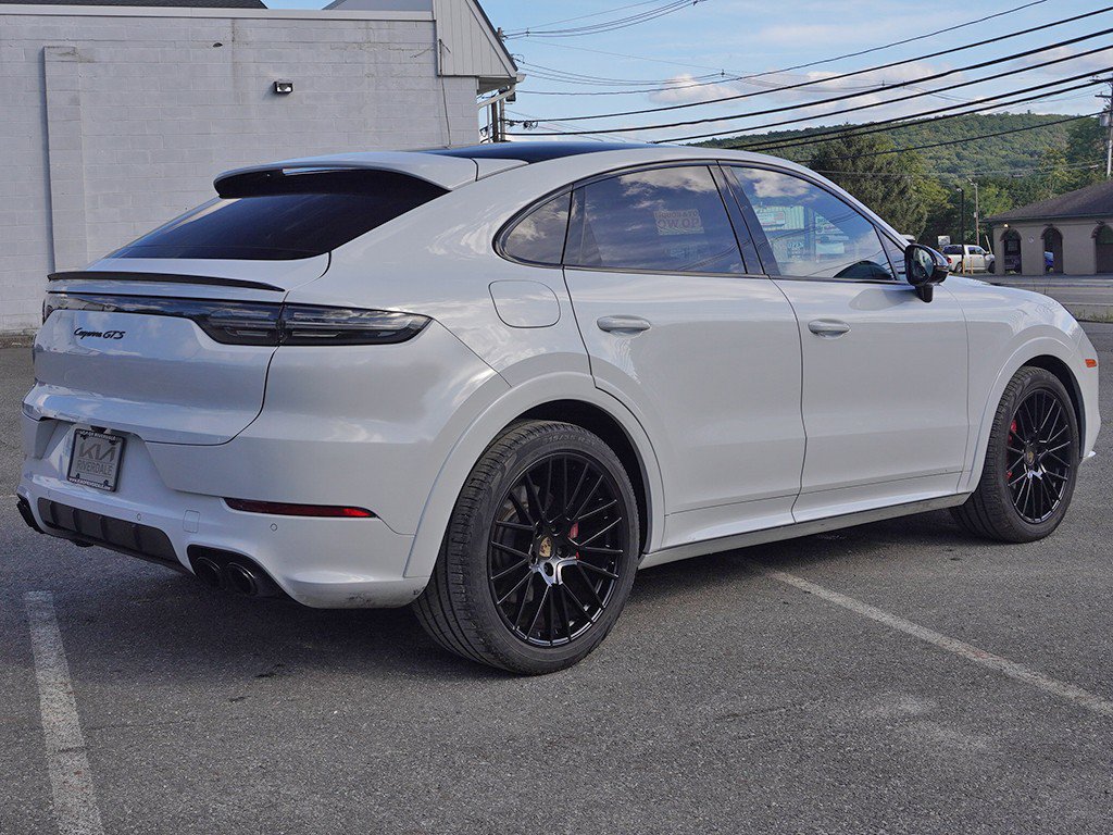 Used 2022 Porsche Cayenne GTS w/ Premium Package Plus AWD/4WD image 13