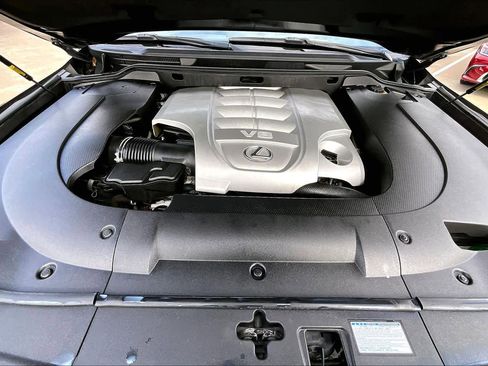 Used 2013 Lexus LX 570 4WD image 31